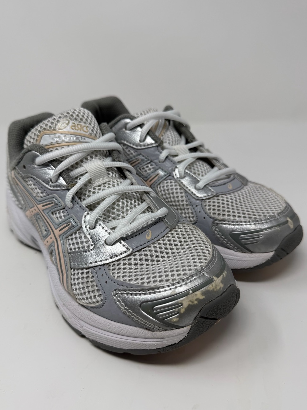 ASICS Gel-1130 Kids Silver with Light Pink Accent Sneakers Sz. 3.5